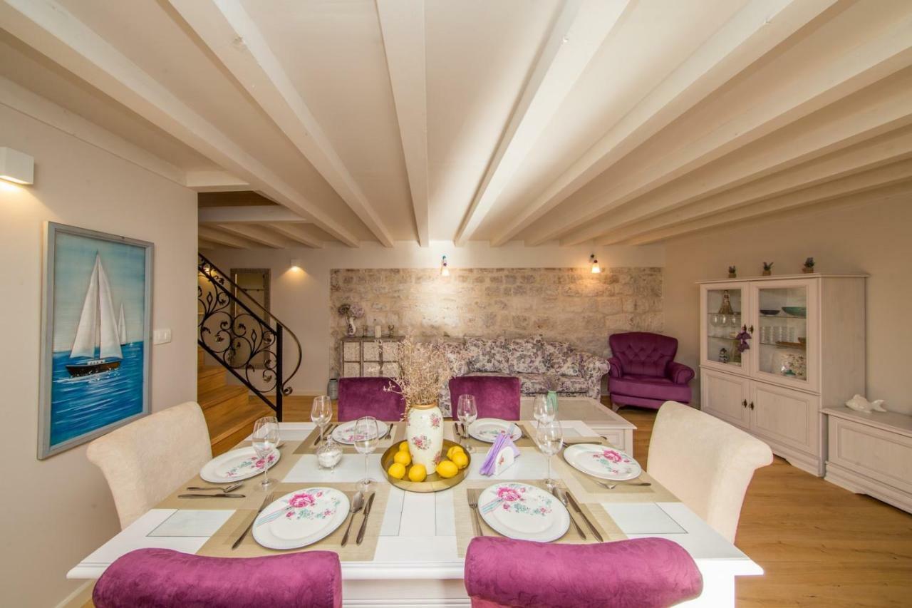 Villa Martina Komiza Bagian luar foto