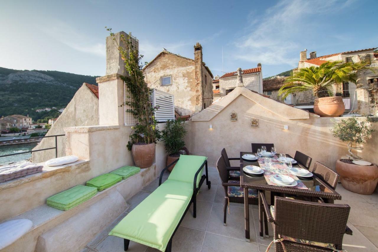 Villa Martina Komiza Bagian luar foto