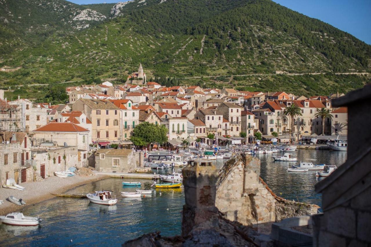 Villa Martina Komiza Bagian luar foto